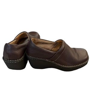 KB & Company Brown  Leather Upper Clogs Shoes Size: 6M